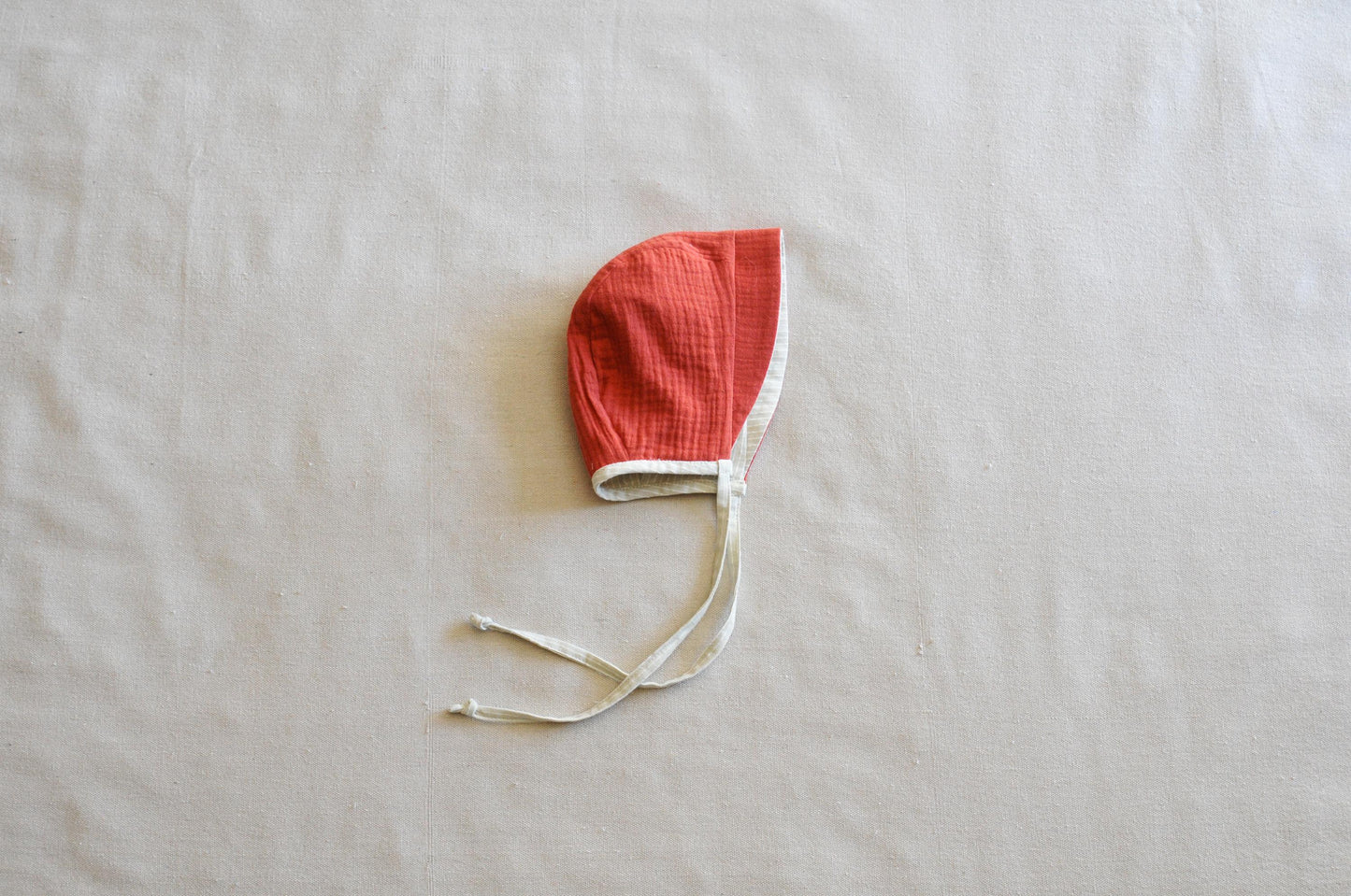 Reversible bonnet