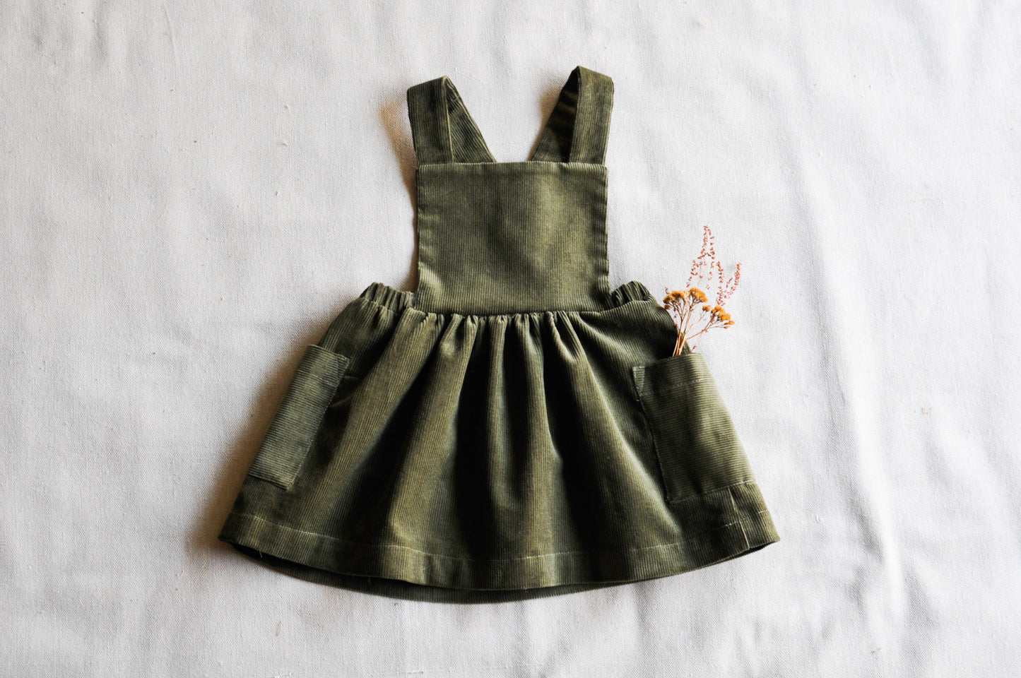 Eva pinafore